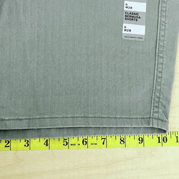 NWT Levi's Women's Green Bermuda Shorts Size 6 Classic Mid Rise Slim Stretch - Picture 12 of 12
